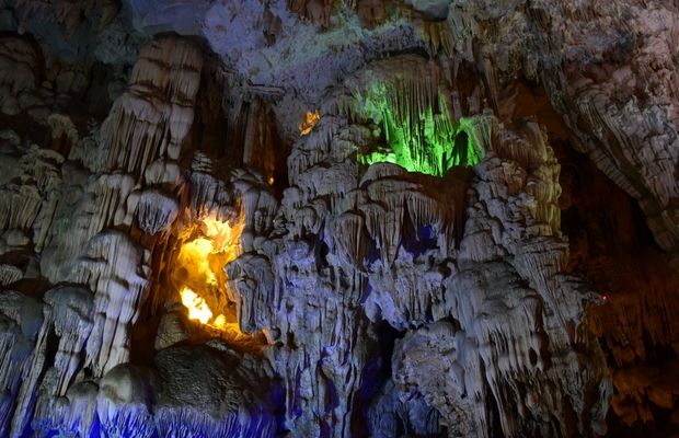 Thien Cung Cave's first compartment